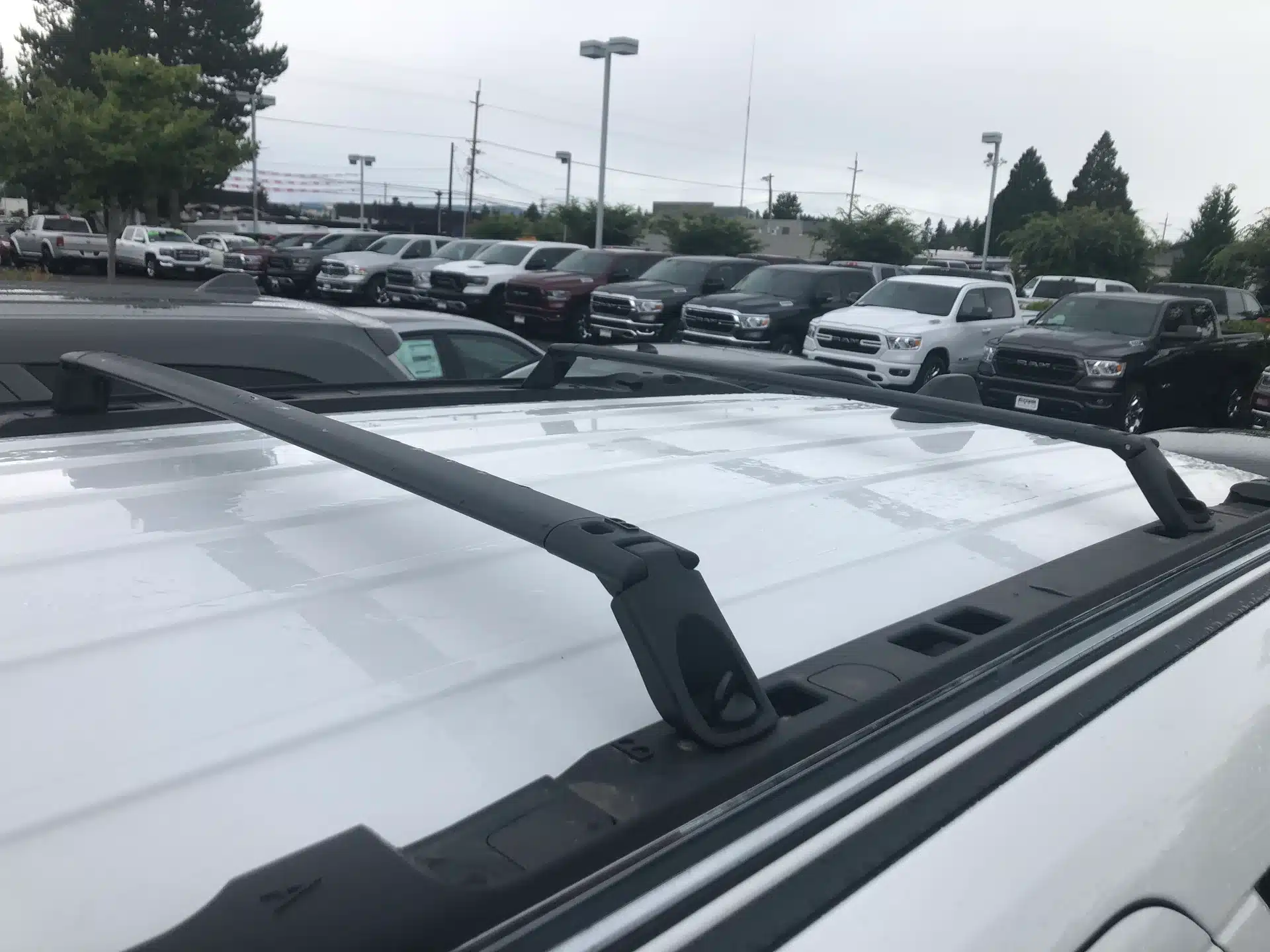 The Ultimate Guide to Crossbars for Cars, Trucks, and SUVs